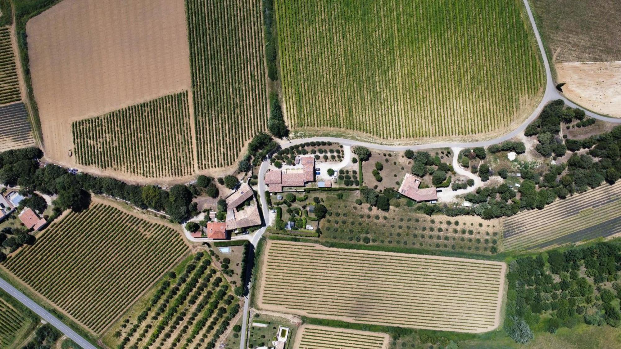 Отель La Fanette Montbrison-sur-Lez Экстерьер фото